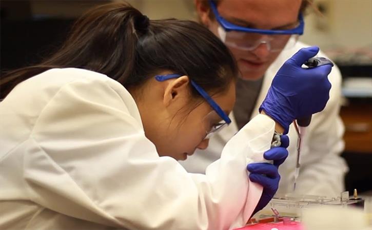 Tips to remember while researching colleges for education abroad